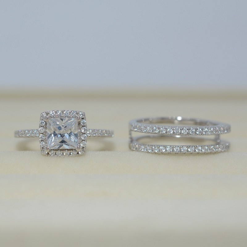 Simple Zircon Ring
